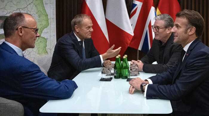 Макрон с лидерами Британии, Польши и Германии направляется в Киев